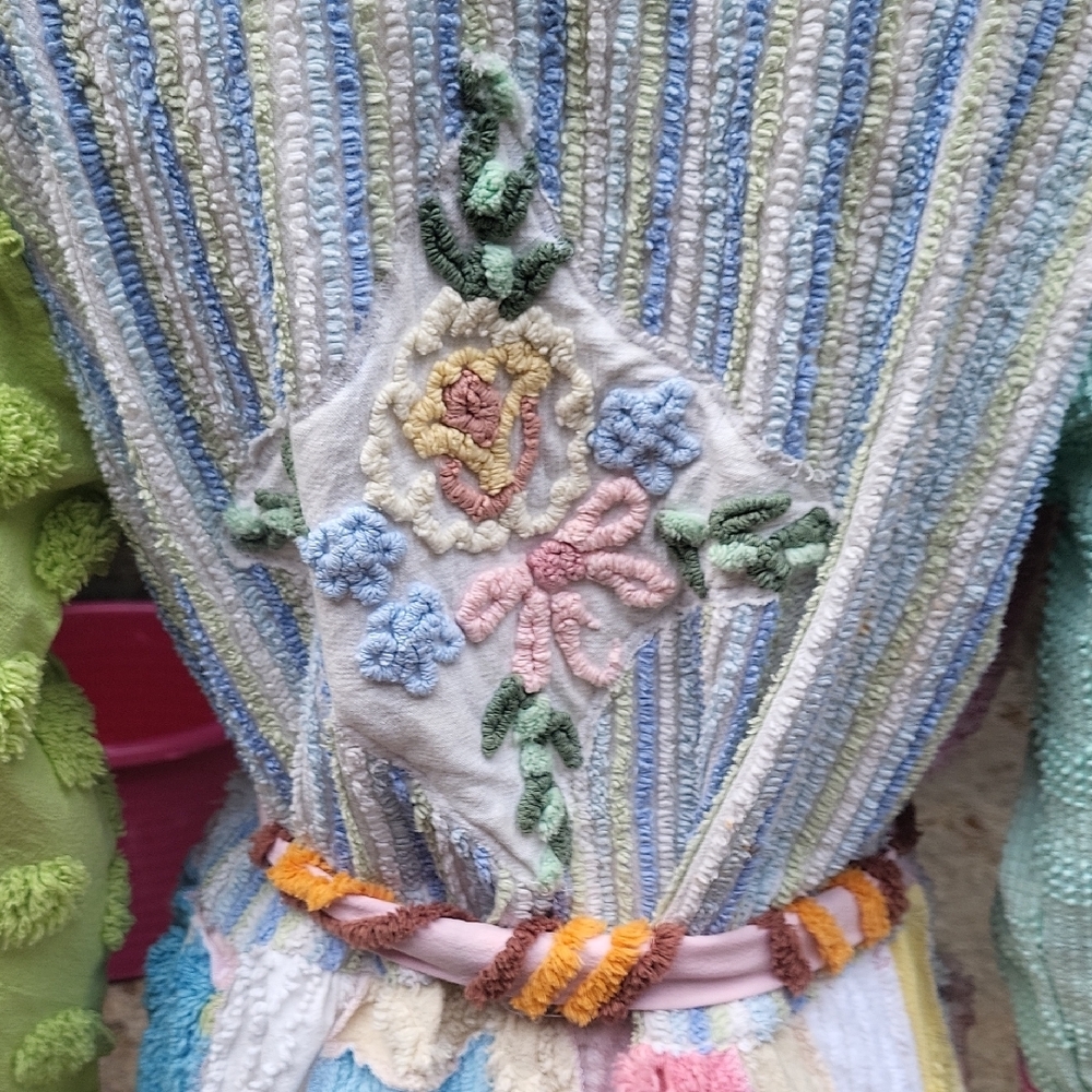 Vintage Chenille Robe Floral Embroidered Medium NWT Handmade - Picture 3 of 7